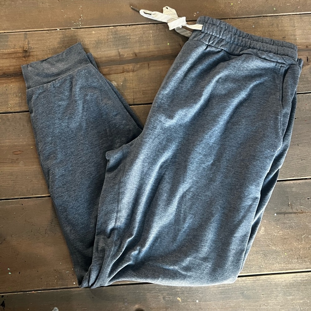 Vuori Heathered Gray Lounge Pants